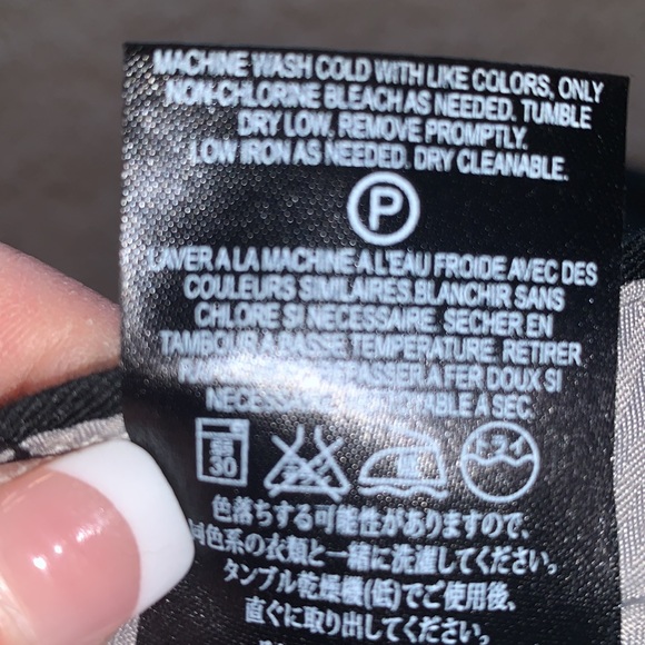 NEW⭐️VOLCOM Mens SHORTS 30” Waist “Frickin Modern Black Chino” - Picture 12 of 16